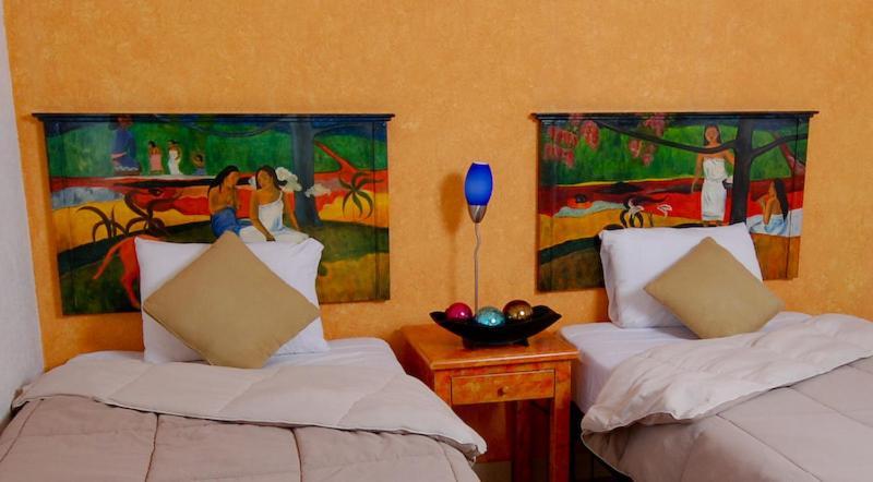 Hotel & Suites Galeria Morelia Room photo